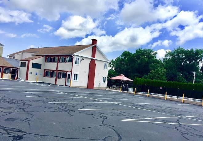 Red carpet inn west springfield ma