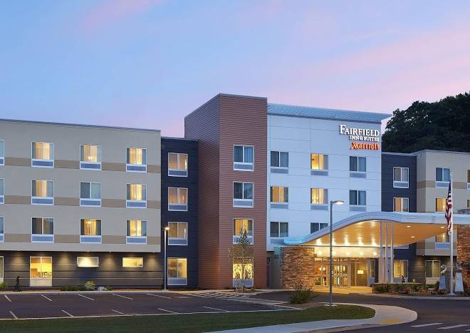Fairfield inn & suites by marriott springfield northampton amherst