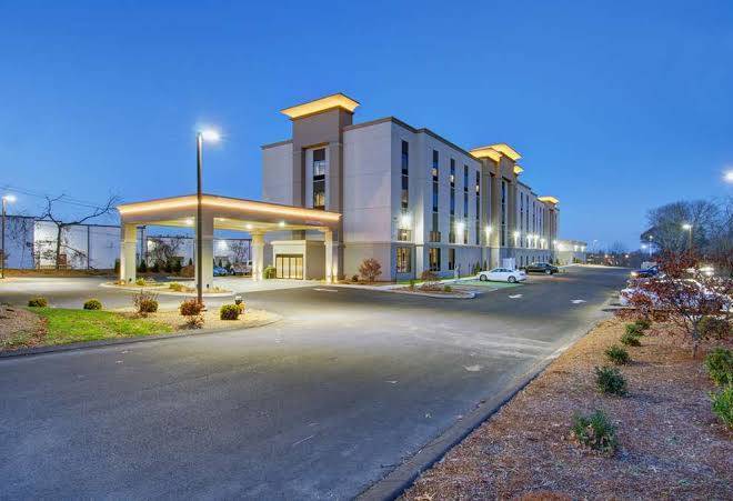 Hampton inn & suites boston stoughton