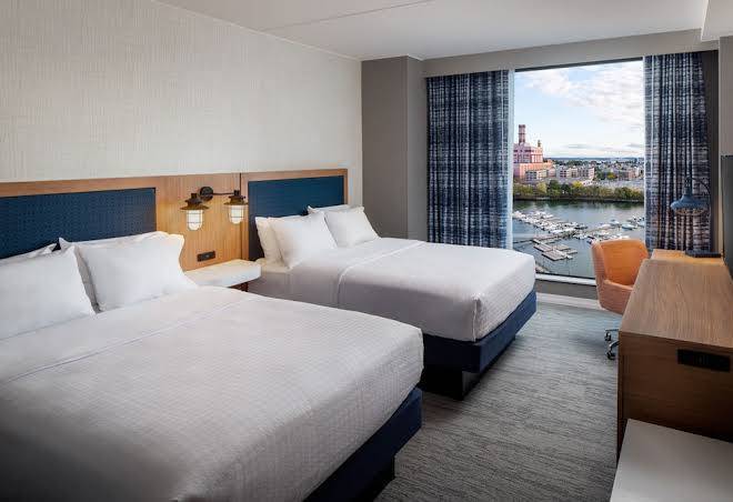 Hampton Inn By Hilton Boston Seaport Image