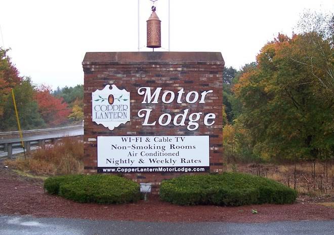 Copper lantern motor lodge