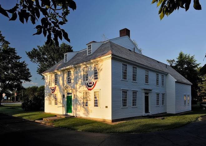 Old sturbridge inn & reeder family lodges