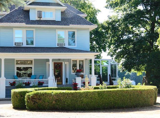 J paule's fenn inn