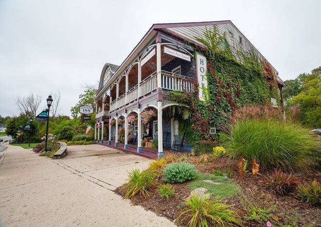 Stone Waters Inn Image