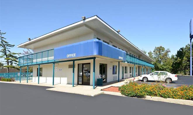 Americas Best Value Inn Battle Creek Image