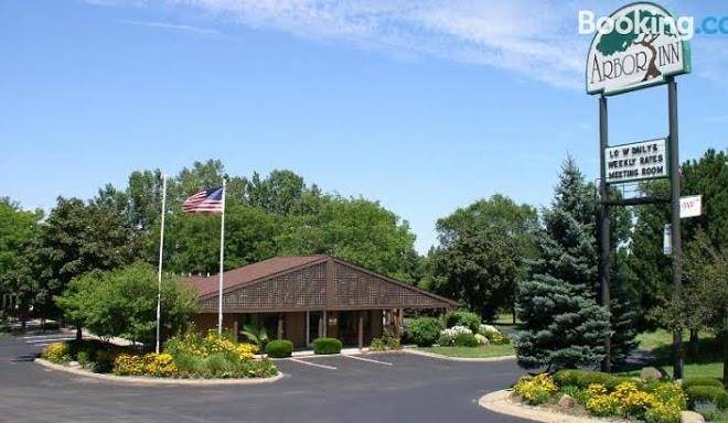 Arbor Inn Of Historic Marshall Image
