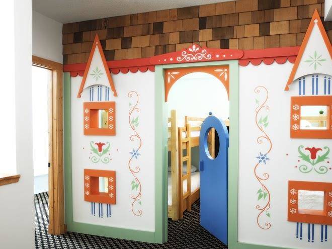 Avalanche Bay Indoor Waterpark Image