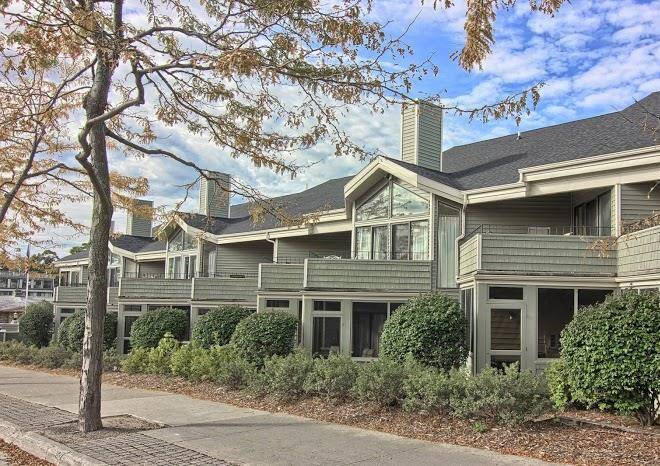 Pointes north inn