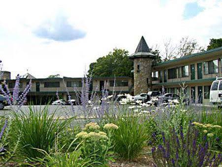 Weathervane Terrace Inn & Suites Image