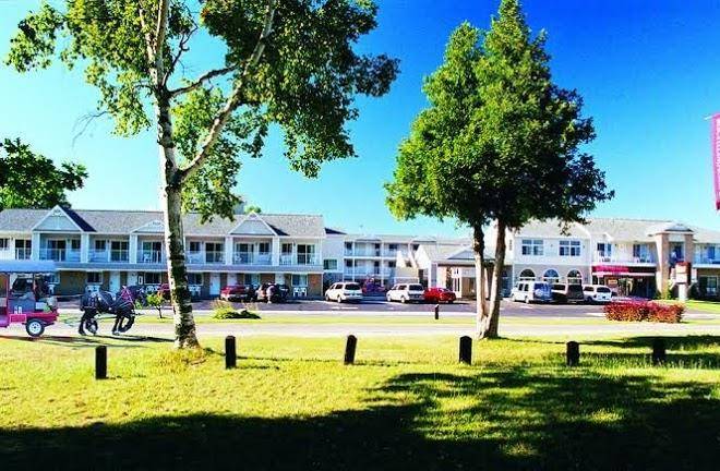 Parkside inn bridgeview