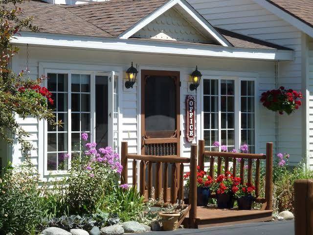The Beach House of Mackinaw City