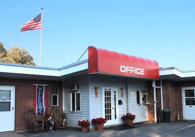 Budget host crestview inn