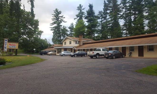 Woodlands motel