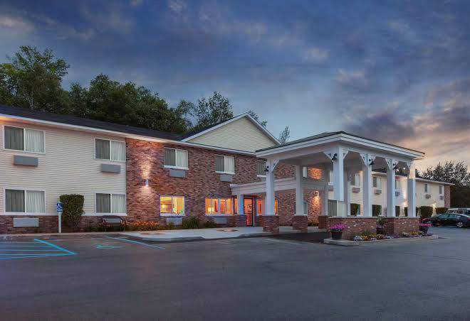 Americinn By Wyndham Petoskey Image