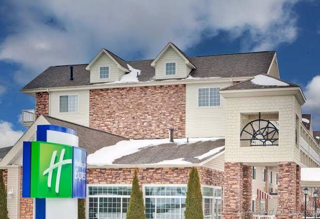 Holiday inn express mackinaw city