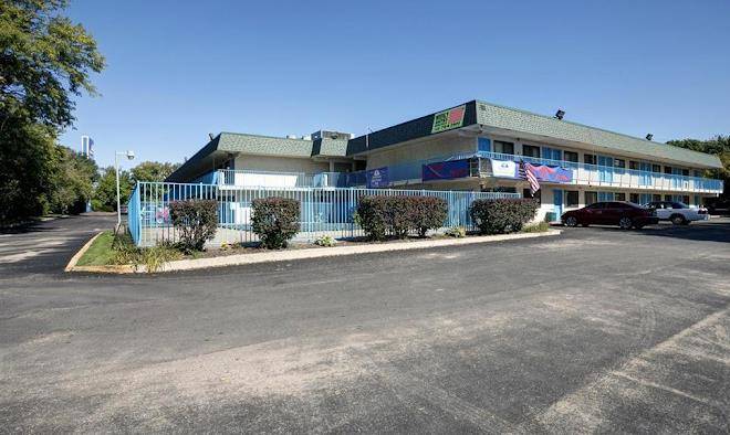 Americas best value inn & suites walker grand rapids north