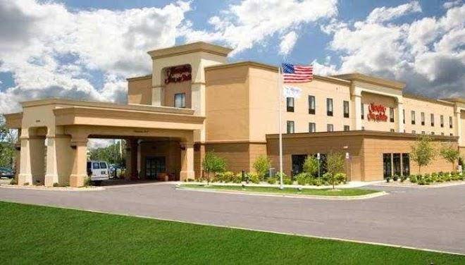 Hampton inn & suites grand rapids airport 28th st