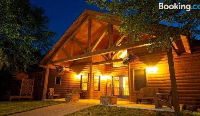 The rockwell lake lodge