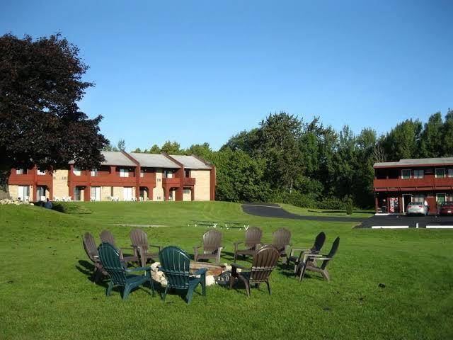 Cedar hill lodge