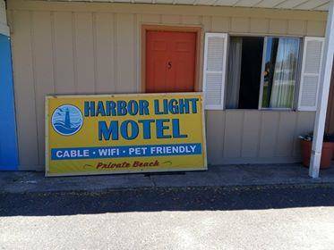 Harbor light motel
