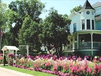 Metivier inn