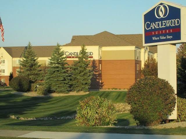 Sonesta Simply Suites Detroit Troy