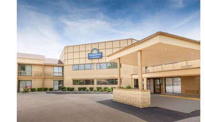 Days inn & suites by wyndham madison heights mi