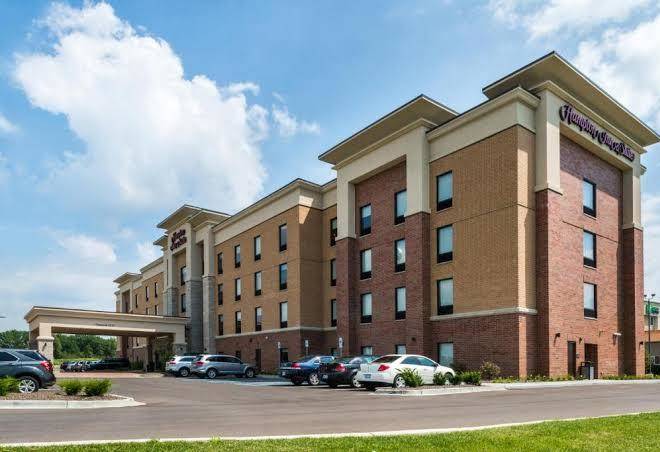 Hampton inn & suites wixom