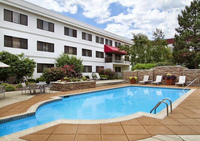 Embassy suites by hilton detroit metro airport