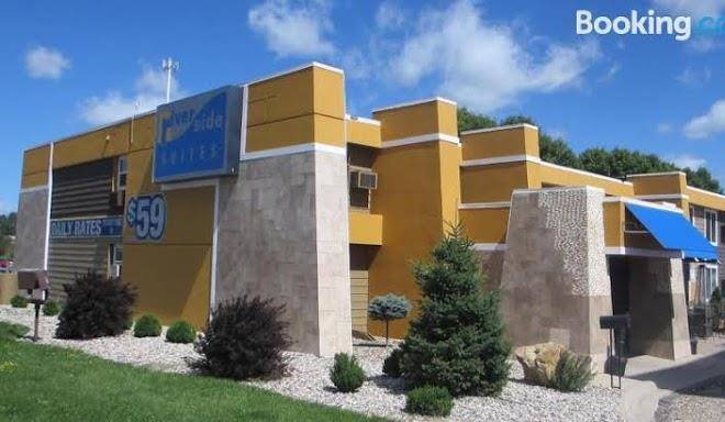 Riverside suites hotel