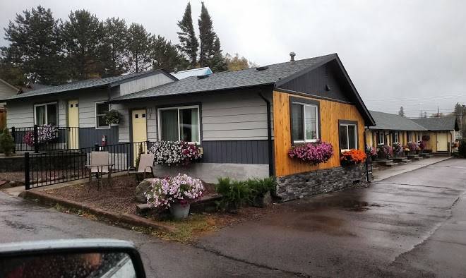 Mangy moose motel