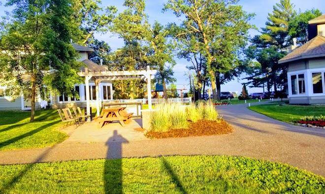 Bay colony inn