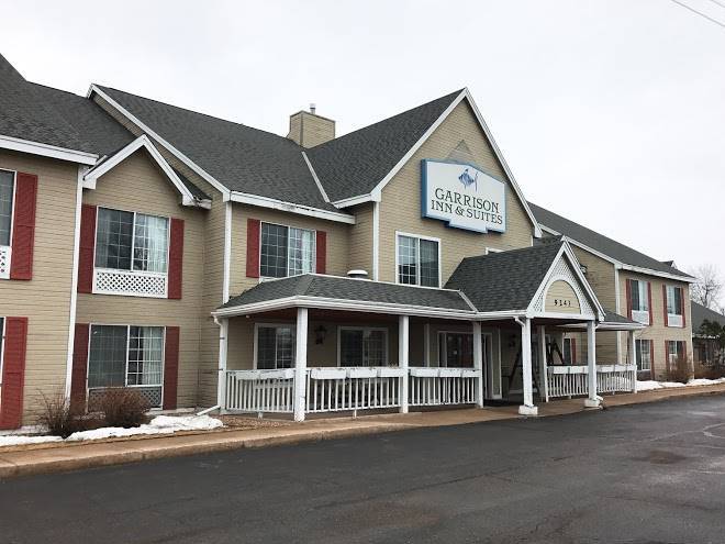 Garrison Inn & Suites Image