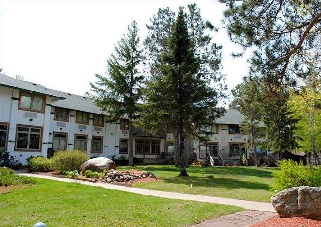 Manhattan beach lodge