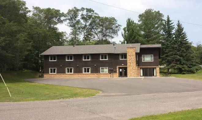 Pelican lakes motel