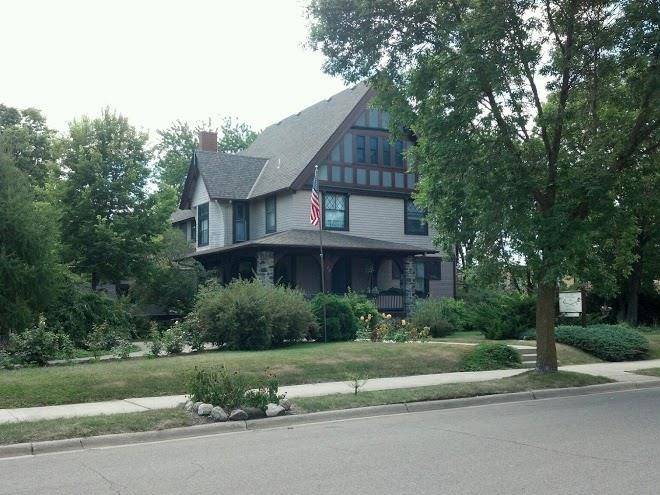Cedar rose inn