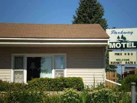 Parkway motel