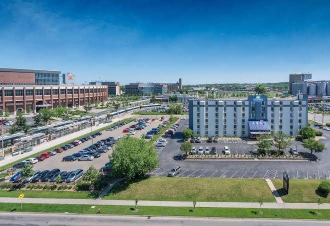 Days Hotel By Wyndham University Ave Se Image