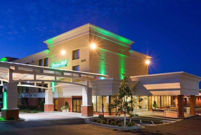 Holiday inn blmgtn arpt south mall area