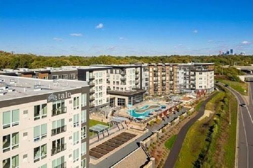 Locale minneapolis west end
