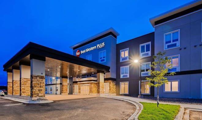 Best western plus isanti
