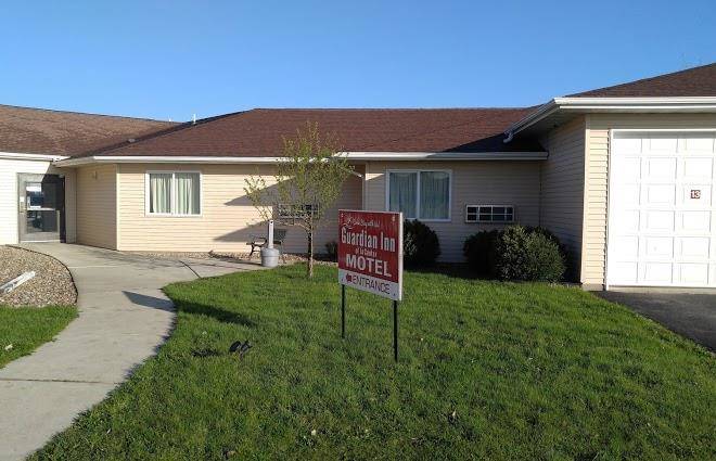 Guardian inn of le center