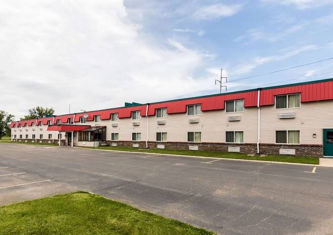 Red carpet inn austin mn