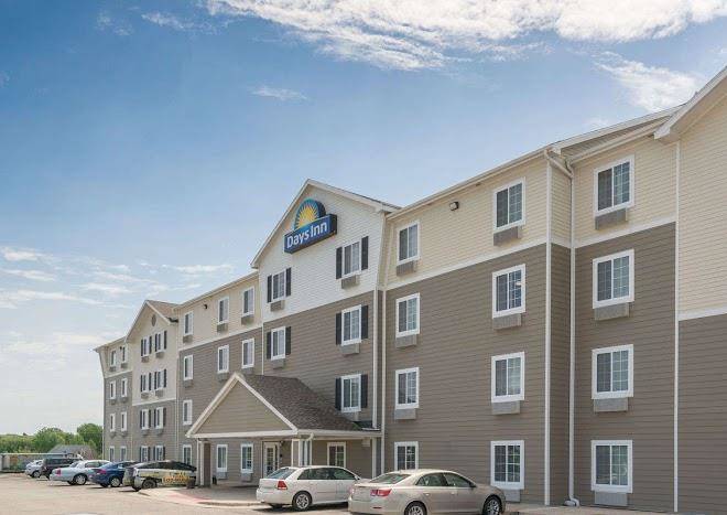 Days Inn & Suites By Wyndham Rochester Mayo Clinic South Image
