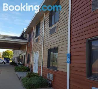 Redwood hotel & suites