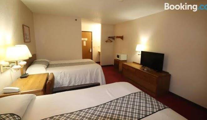 Travelodge by wyndham redwood falls