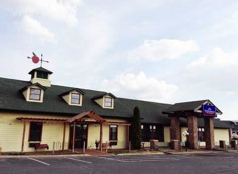 Hometown inn & suites