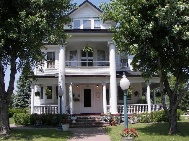 Pillar inn