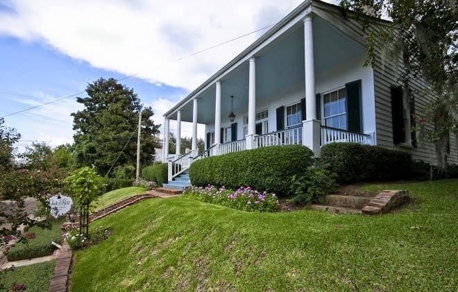 Historic oak hill inn