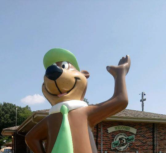Yogi bear's jellystone park
